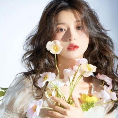 开局我就无敌了$美女房客俏房东